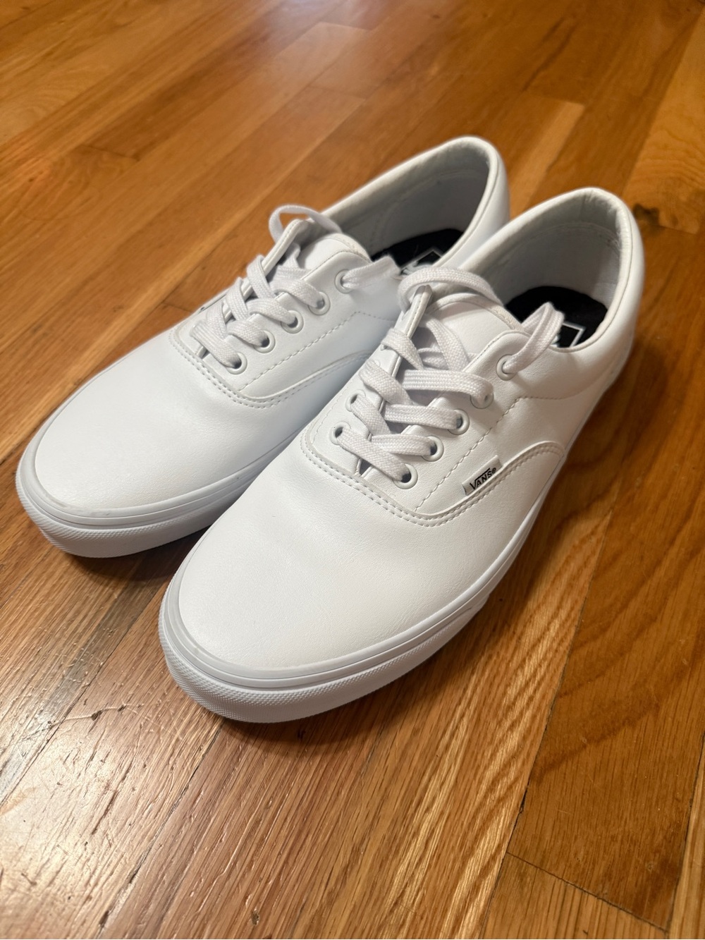 Vans Men’s White Leather Low-Top Sneakers